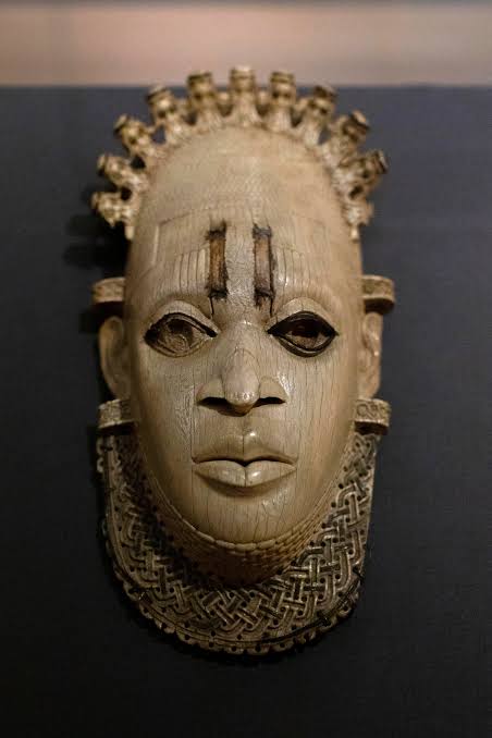 Queen Idia, The First Queen Mother Of The Benin Kingdom.__Ending 15th Cent, the kingdom of Benin was plunged into a state of unrest when Oba Ozolua died. He left two powerful sons who were said to have been born on the same day which bring a dispute on who to succeed him.