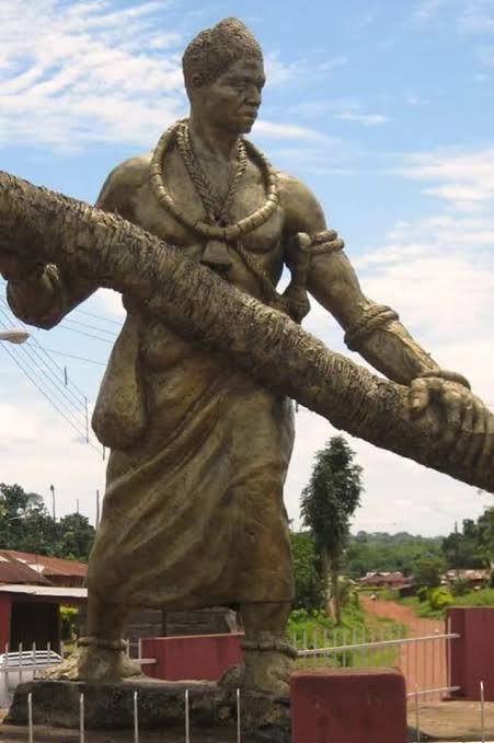 One son, Esigie controlled Benin City, while the other son, Arhuaran, was based in the equally important city of Udo. Neither prince was prepared to yield to the other and soon after, a war ensued. The war severely compromised the kingdom of Benin’s status as a regional power.