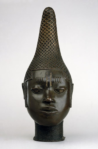 Exploiting this weakness, the neighbouring Igala people sent warriors across the Benue River to seize control of Benin’s northern territories. Queen Idia was the mother of Esigie and she was said to have possessed mystical powers as well as medicinal knowledge.