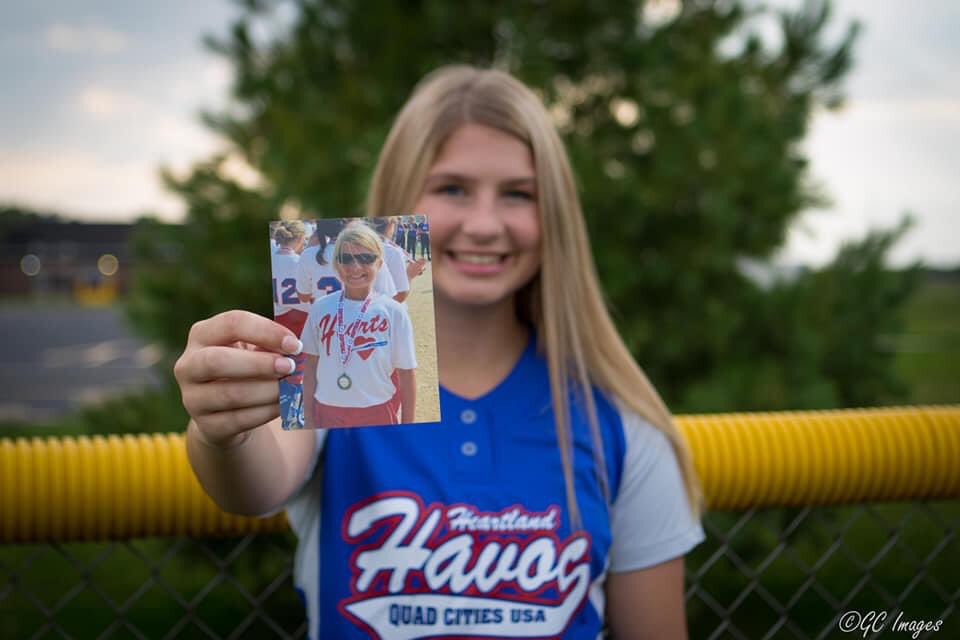 fastpitchhavoc's tweet photo. Congrats to @03Havoc infielder & triple threat lefty, Megan Russell, on your signing to further her education and softball career at @STLCC_Archers. #havocpower #tigerbombsquad @SherrardSoftba1 https://t.co/zaLaYWlVqj