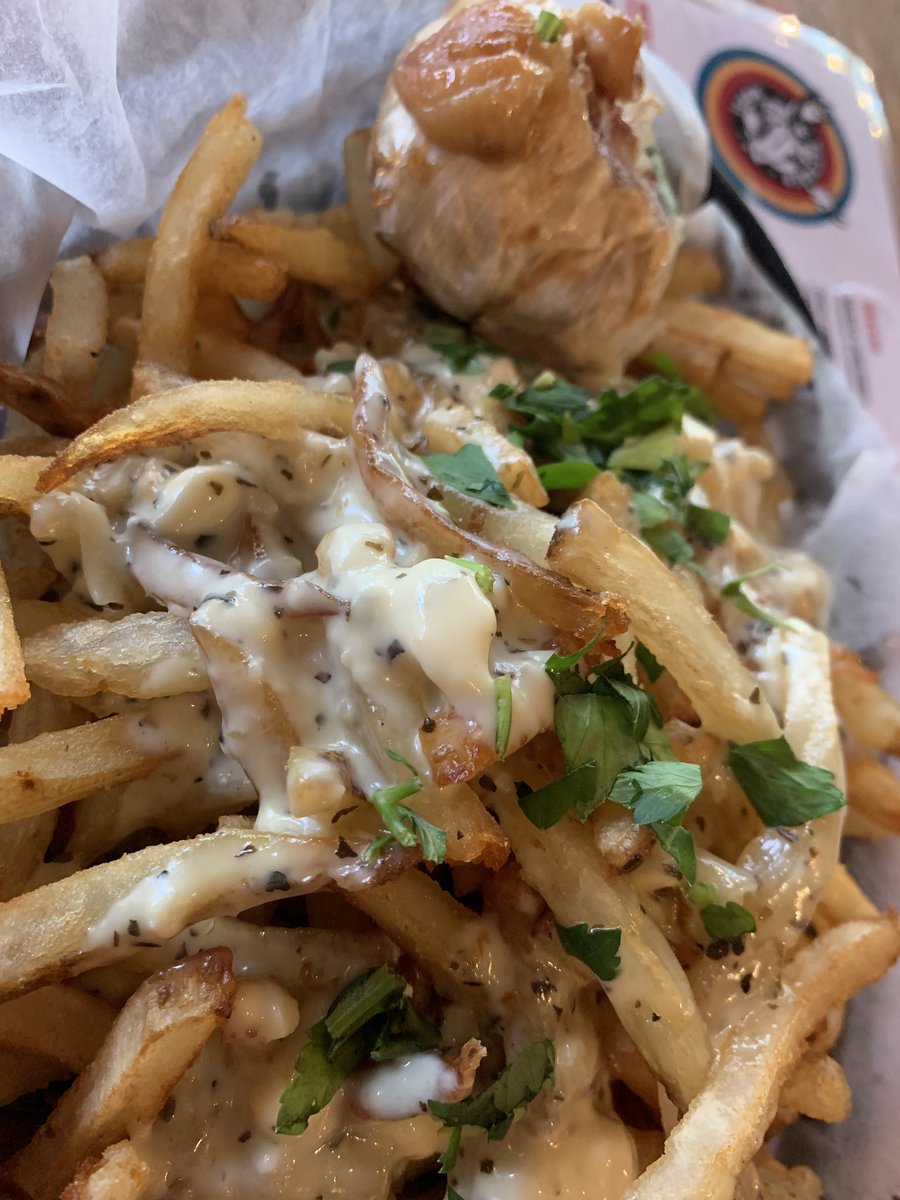 Happy fryyay! 🍟 Treat yo self to our award winning blue cheese fondue duck fat fries! 🤤 #treatyoself #tattooedmoose #chs #chsests #charleston #chucktown #charlestonfoodie