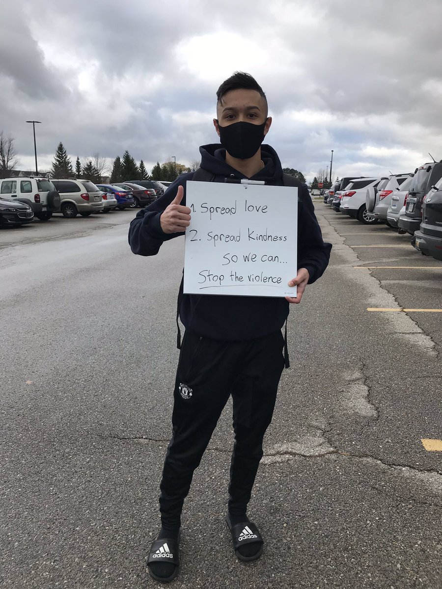 This is SVSU junior @nolandoando. After the overnight events he decided to walk around campus today challenging people to ‘acts of kindness.’ 

He tells me stopping the violence isn’t just violence to others, but self violence too. 

More tonight on <a href="/midmichigannow/">Mid-Michigan NOW</a>