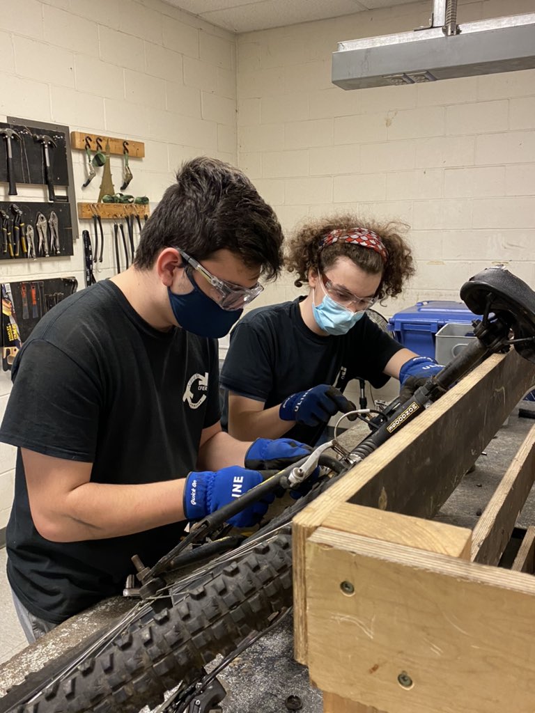 Cferhrhs's tweet photo. We haven’t had much to tweet in a while but it was great seeing students get to work on a new project. #reseaucfer #cferpic https://t.co/APUM2ALj22