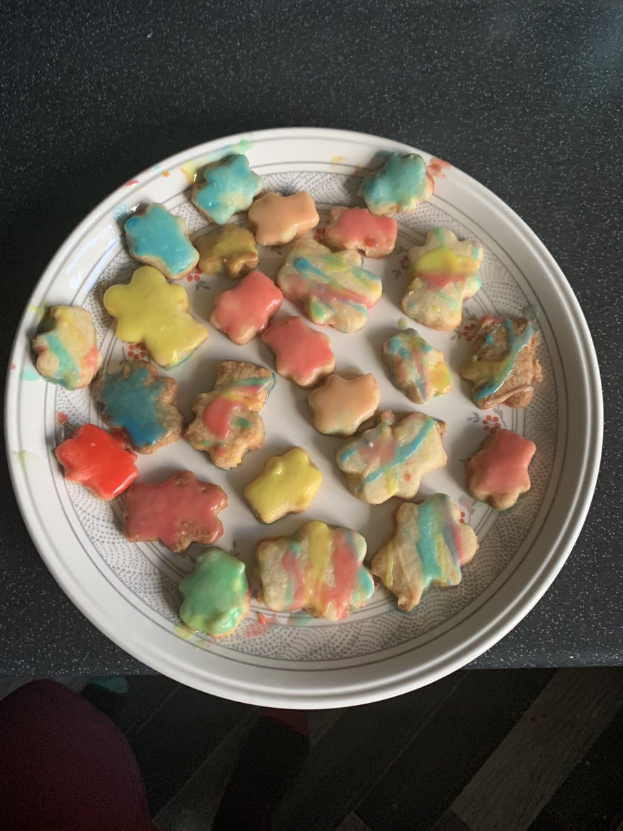 daniayla_'s tweet photo. @BBCCiN we baked some Pudsy Bear Buiscuits to celebrate children in need! #Pudsey  we hope you like them. We wish we could share them with you !! https://t.co/iCA5Oc8Yub