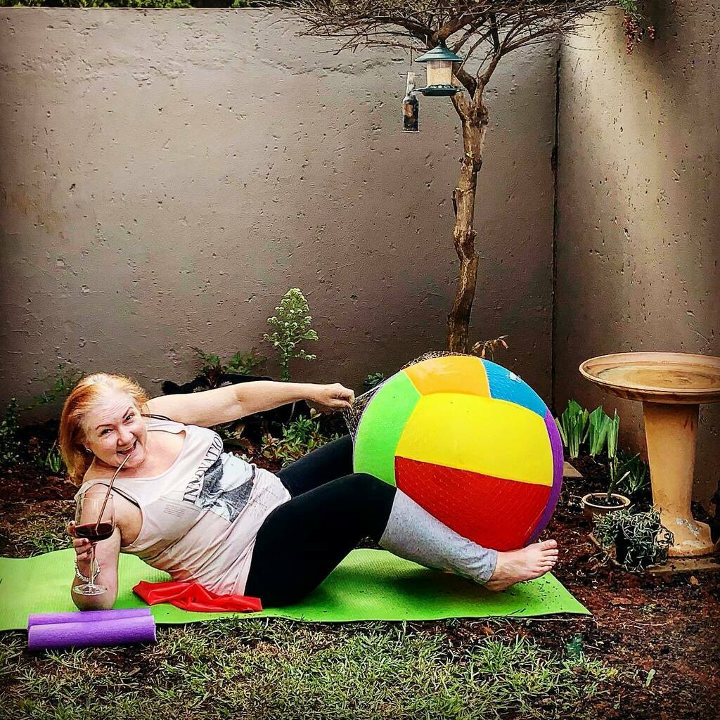 karentoittoit's tweet image. Found my balance! 😎 

What’s my score, @tonic_and_tiaras?
🤣🤣🤣🤣🤣
#FindingMyBalance

#WhoAreWeKidding
#WorstPoseEver
#WhatAreYouDoingKaren
#YouDon’tHaveThis
#ProbablyGoingToDeleteThisLater
#MakingAGatOfMyself instagr.am/p/CHiXMKLJmyi/