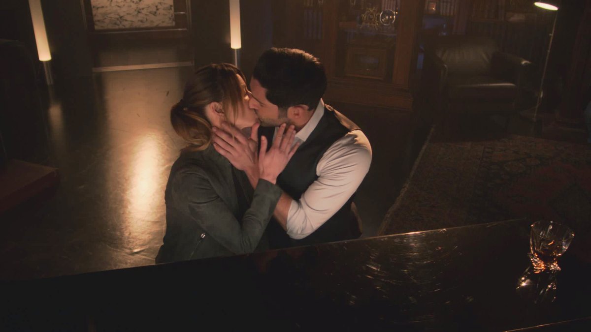 505 "Detective Amenadiel"