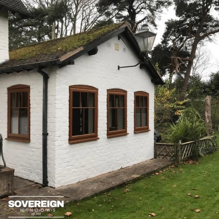 Sovereignwin's tweet photo. Installation of the week❗️

Golden oak upvc windows with astragal bar. 
* Energy Effecient ✅
* Maintenaince Free ✅
* High security locking. ✅

Another happy customer 🏡 

https://t.co/n2qgoiFjiE https://t.co/4g8qUIY0fH
