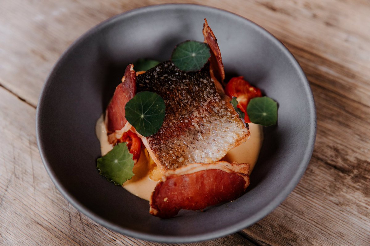 RiverCafeYYC's tweet photo. Prefer to dine-in? Opt for our Chef Local meal kit and cook along with Chef Ross Bowles in his master class cooking video. Order by Monday for Thursday pick up. Details through https://t.co/OrrVvtq7zm. #yyc #cheflocal #rivercafeyyc https://t.co/epxoKhuyK0