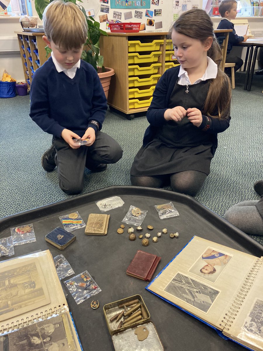 MatisseEllis's tweet photo. Miss Thompson shared her Great Grandfather’s war memorabilia with us. We enjoyed learning about life in WWII. https://t.co/fx47F0T7vI