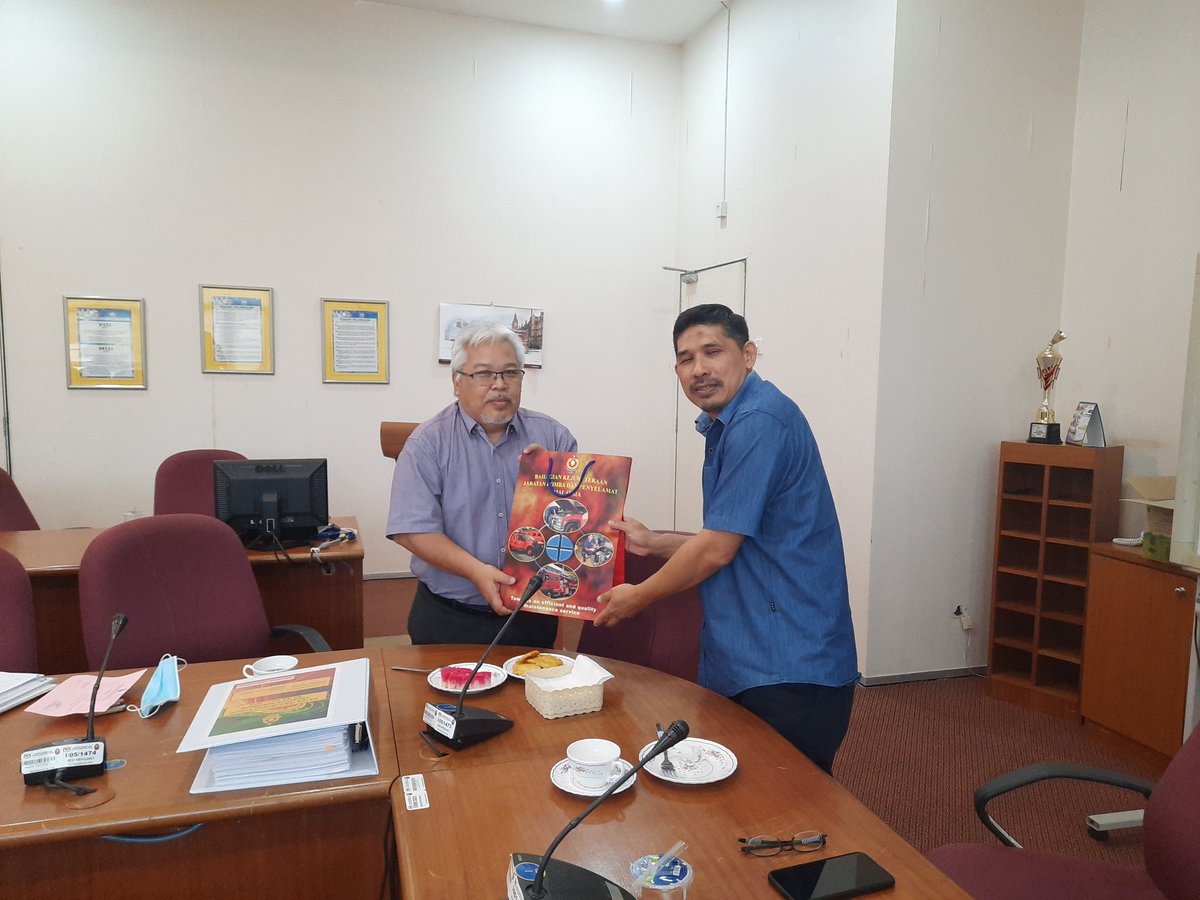 kejuruteraanhq's tweet photo. 13.11.2020 : Admin | Kunjungan Audit SIRIM ke @kejuruteraanhq untuk semakan pematuhan proses kerja bagi tujuan persijilan MS ISO JBPM pada tahun 2021.
#MSISO ππ²πΎ
#kejuruteraan π¦Ύπ¨βπ»
#nadioperasikebombaan π https://t.co/EWrWELU3Vn
