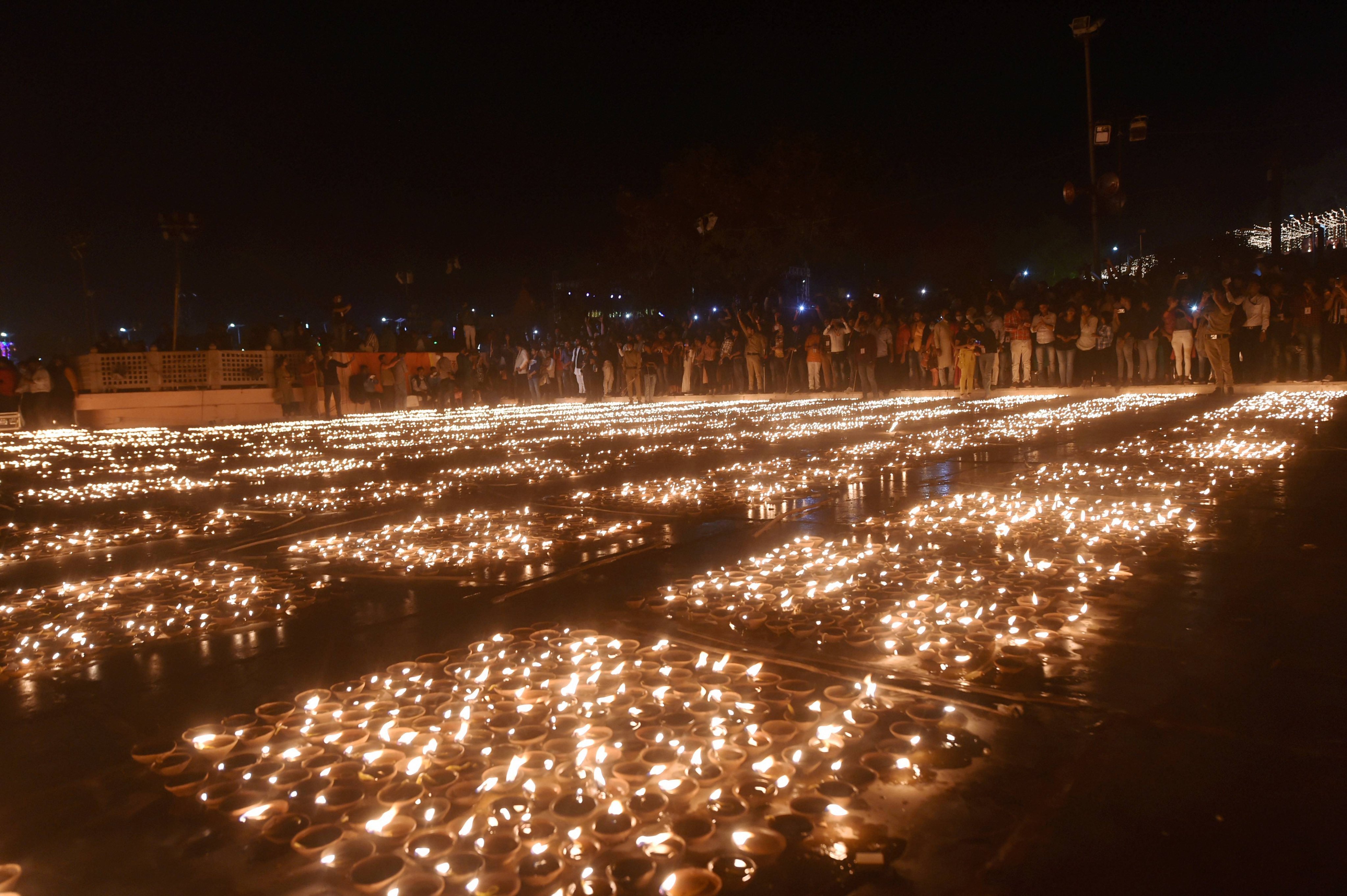 Over 5.51 lakh diyas lit on the banks of river Saryu in 