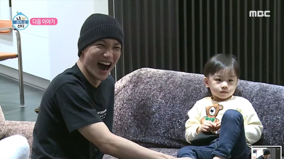 mQ0IGF73Iz6L15e's tweet photo. ㅋㅋㅋㅋㅋㅋㅋㅋㅋㅋㅋㅋㅋㅋㅋㅋㅋㅋㅋㅋㅋㅋㅋㅋㅋㅋㅋㅋㅋ 이런거 너무 좋아ㅋㅋㅋㅋㅋㅋㅋㅋㅋㅋㅋㅋㅋㅋㅋ ㅋㅋㅋㅋㅋㅋㅋㅋㅋㅋㅋㅋㅋㅋㅋㅋㅋ 태어났는데 삼촌이 아이돌이면 무슨 느낌일까? 하는 아름다운 상상 다들 한번쯤 해보지만 현실은ㅋㅋㅋㅋㅋㅋㅋㅋㅋㅋㅋㅋㅋㅋㅋㅋㅋㅋㅋㅋㅋㅋㅋㅋ https://t.co/iFqSchL6XM