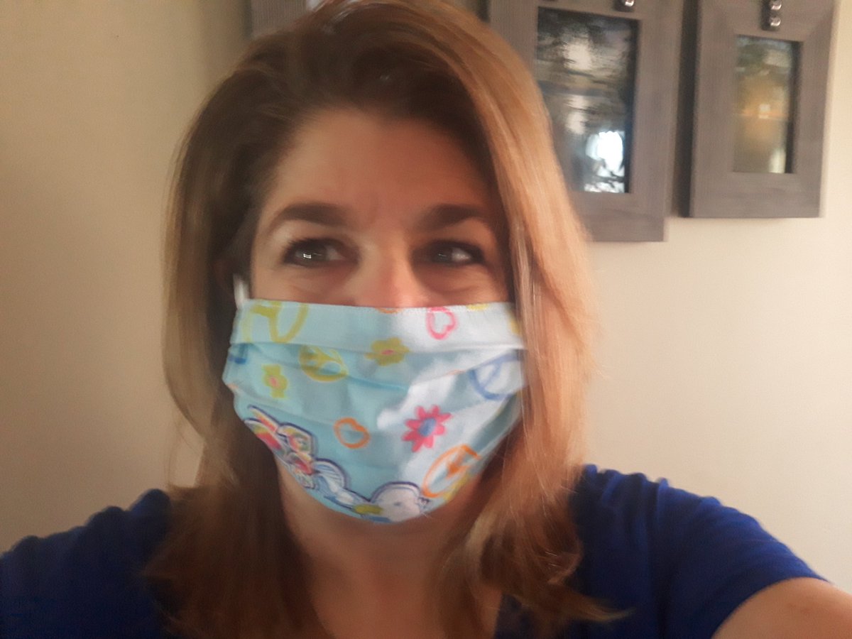 LHopson6_THS's tweet photo. For "Kindness Day" I wore the brightest shirt I have with my happiest mask!! https://t.co/6Ev9uRNtjE