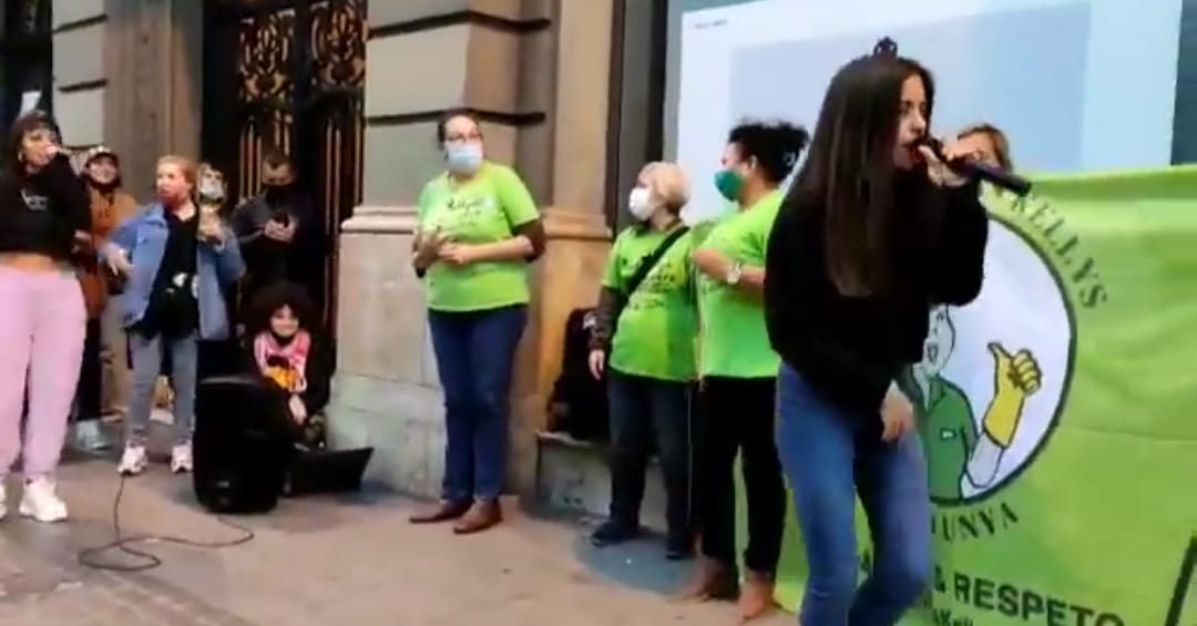 LasKellysBCN's tweet photo. 🎤Bienvenidos, al efecto mariposa🦋 de mi ombligo. Preparadas para subidas y bajadas. ¡Se avecinan maravillas!. Oye, ¿Tú crees en las Hadas? #Mackiu. https://t.co/QaFVembJOJ