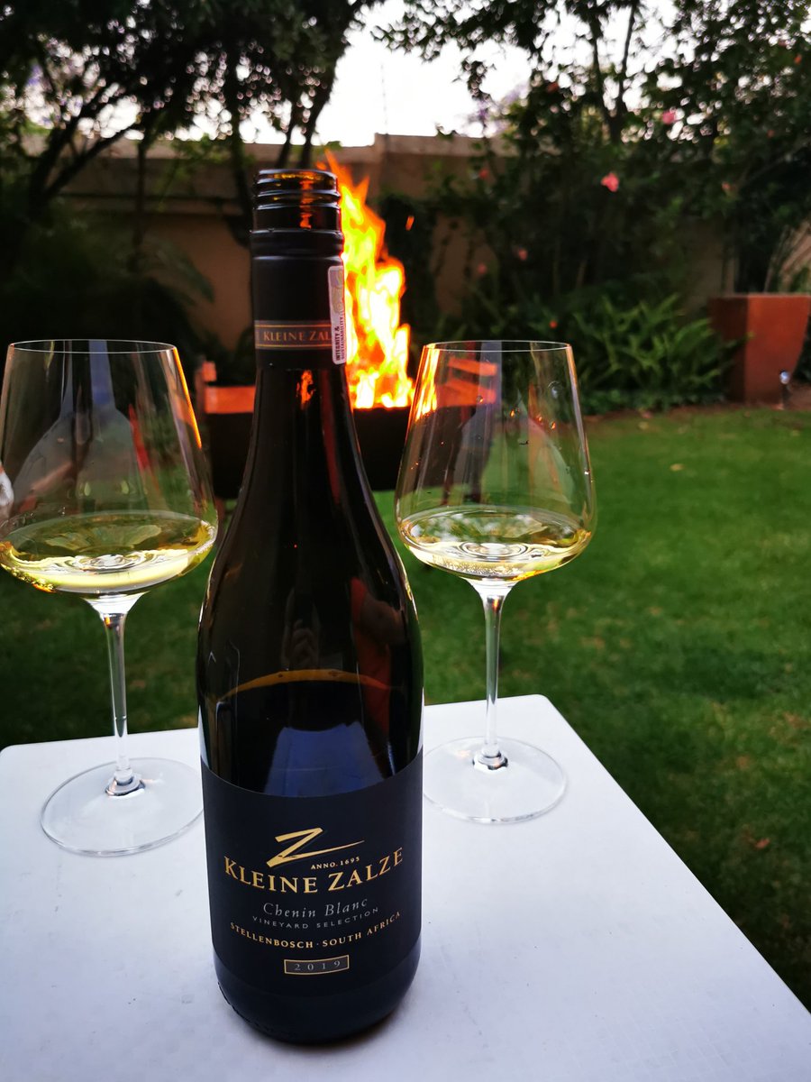 FJ_Jacobs's tweet photo. Trying the @kleine_zalze 5 star Chenin...great quality and very affordable wine...Koop! https://t.co/lTW0WAZvXb