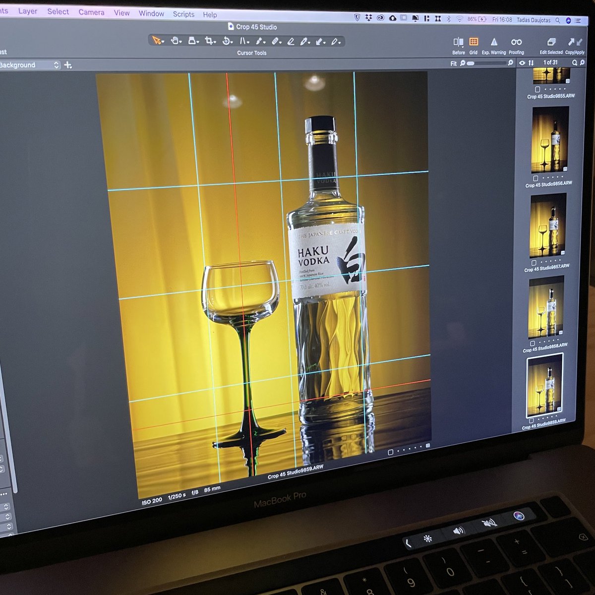 crop45_'s tweet photo. Friday night shoot with Haku Vodka https://t.co/Tpu4TaRnqJ