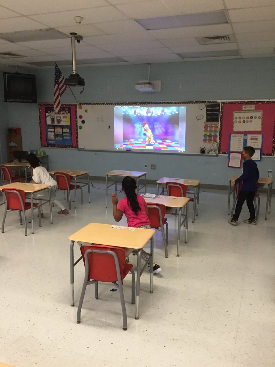 Today’s Brain Break. Robot Chicken.  Practicing following directions and having fun. <a href="/25Lafayette/">Lafayette Estates School #25</a>