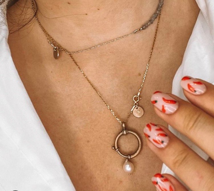 8. JAGG JEWELSjagg. to niepowtarzalna biżuteria dla kobiet ceniących piękno. Marka łączy w swojej ofercie współczesną kolekcję oraz autentyczną biżuterię przedwojenną. Ceny wahają się między 100 a 500zł.strona internetowa:  http://jagg.pl&nbsp;