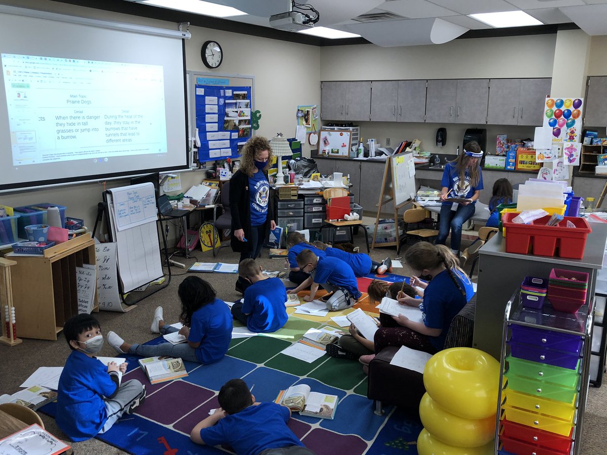 Blue Ribbon collaboration to enhance the learning experiences in 2nd Grade at Rue Elementary! <a href="/VickieMurillo/">Dr. Murillo</a> <a href="/CBCommSchools/">CouncilBluffsSchools</a> #NBRS