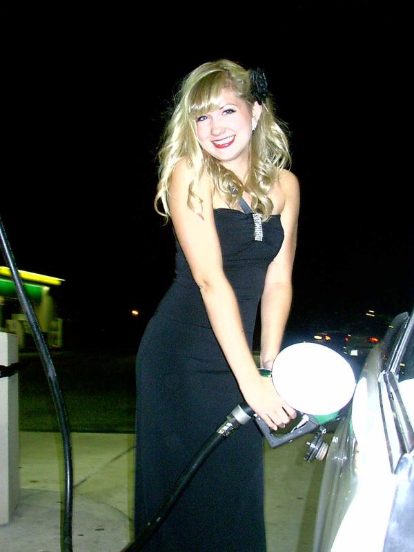 Gaspumphotties's tweet image. #gaspumphottie #pumpinggas