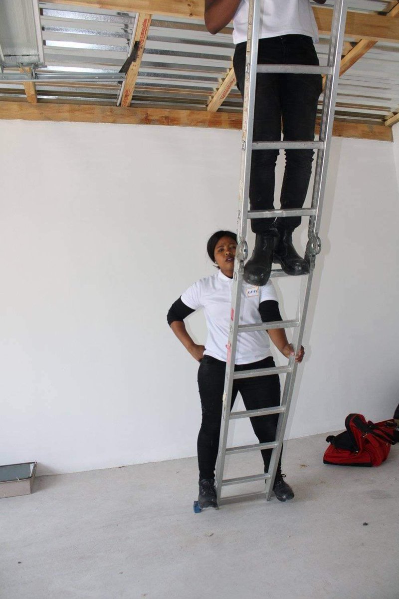 QinisoVirtual's tweet photo. #WakeUpForIt
The Qiniso team doing the installation of a main distribution board at one of the client's house in Roodepoort.
#Electricians
💡 Remember, we use our technical vocational education and our artisan skills to create virtual and online learning material. https://t.co/pKV3uchURF