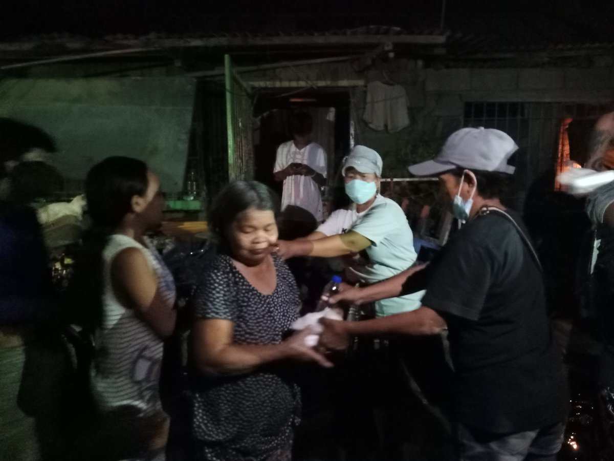 Distribution ng 2nd batch ng food packs para sa Kasiglahan Village, Rodriguez Rizal.

#StandWithThePoor
#socialsolidarity