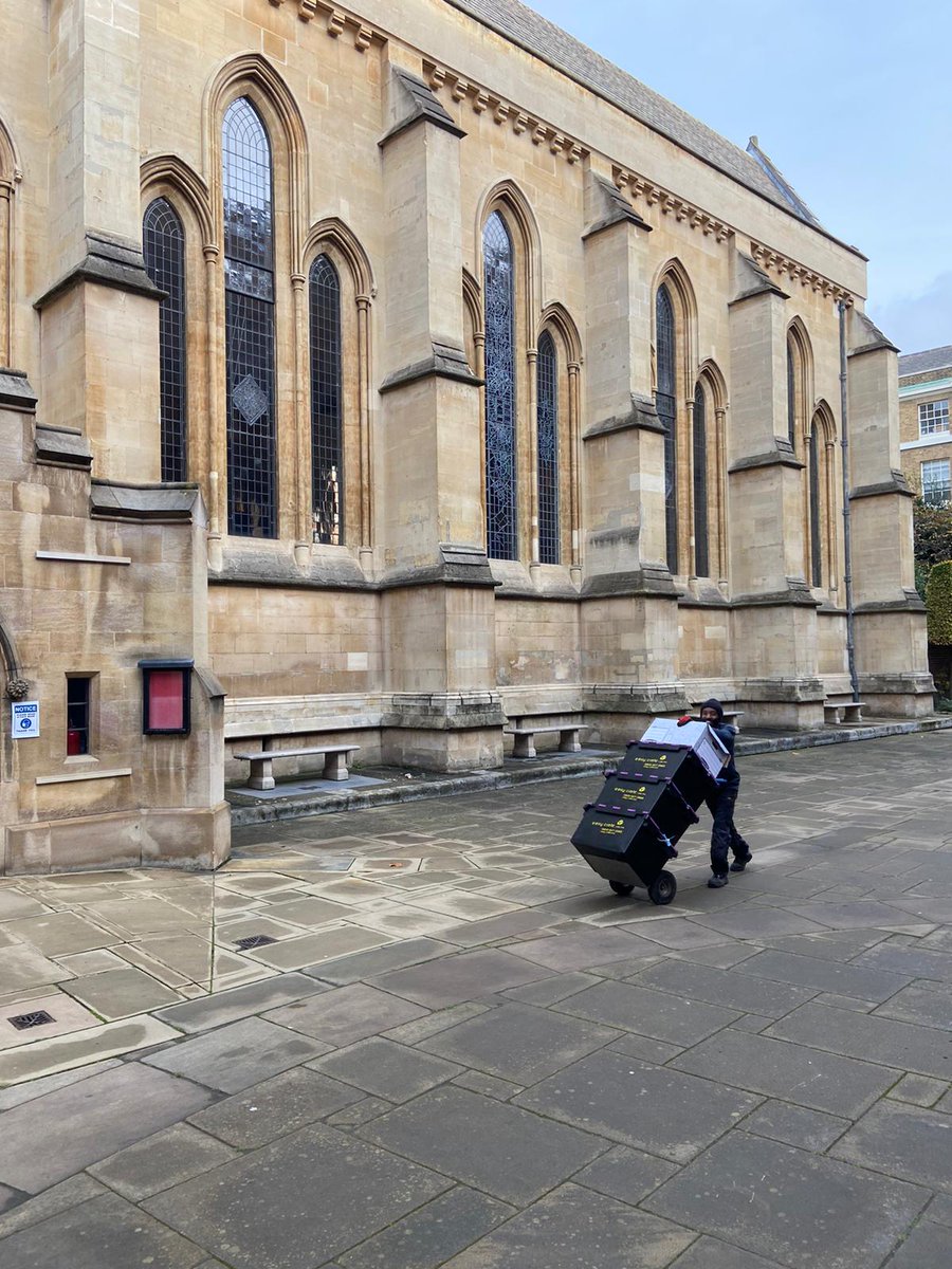 edwardbaden's tweet photo. A few pics from a commercial move last year by our #EdwardBaden team, using #Easycrate. What an incredible building! 

#3TempleGardens #London #CommercialMove #RelocationServices #EdwardBadenGroup #Easycrates #CrateHire https://t.co/vQL1ZIlh3U