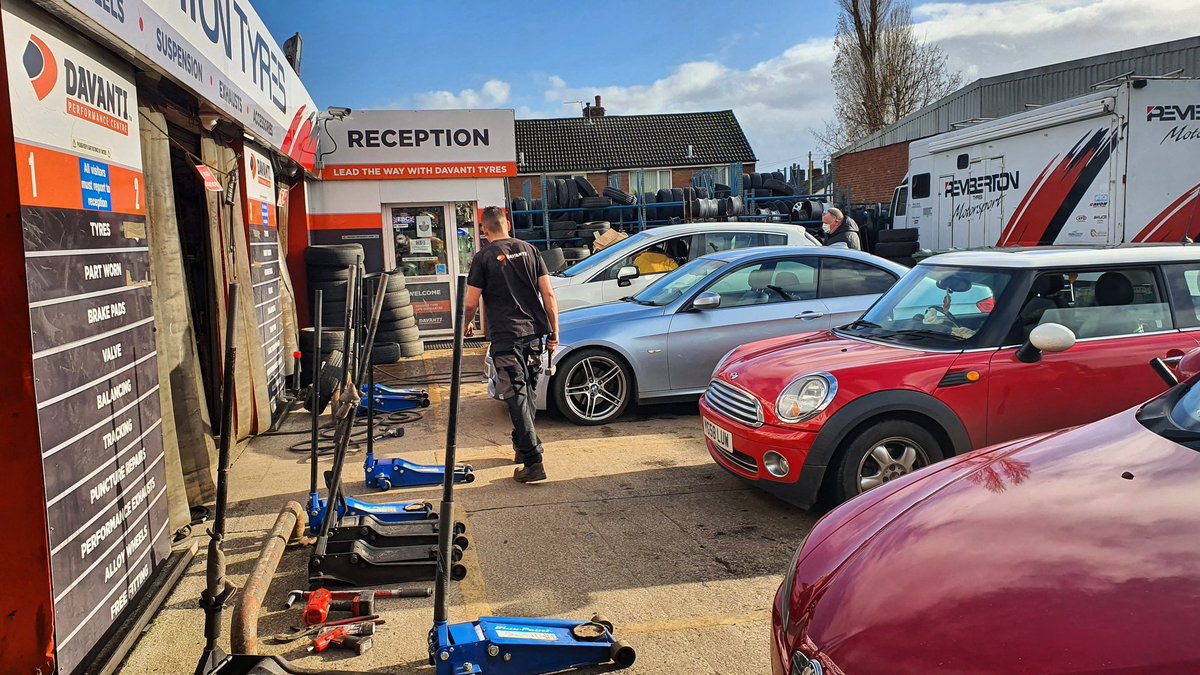 brandacceler8's tweet photo. Another busy day for @pembertontyres with more @Davanti_Tyres going out. #business #businessgrowth #businessnetworking #advertising #b2b 

#tyres #leadingtheway https://t.co/LLPoCvsBRf