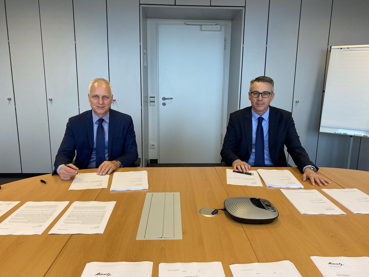 Krantz GmbH Managing Directors Norbert Schröder and Thomas Schmukal signed contracts sealing the takeover of Krantz Limited krantzuk.com/news/krantz-gm…