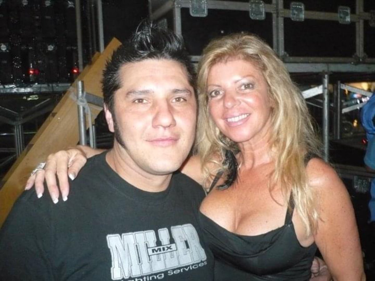 angiegold8's tweet photo. My concerts #Mexico 2010 ! #MexicoCity #DFMexico @fansMillermix @MillerMix_com @PATRICK__DJS #memoriesin2020 https://t.co/0KLvXJfKuF