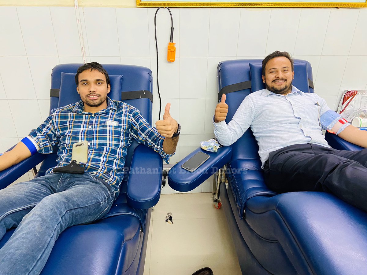 WeArePathankot's tweet photo. Thank you @Manishk_mahajan @nitishm53 for taking the time out to make life saving voluntary blood donations. We really appreciate your support. #pbd #pathankot #punjab #india #giveblood #givelife https://t.co/wdA0TDspMR