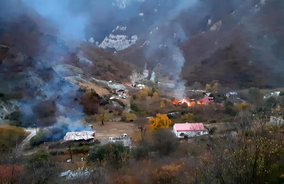 sabi_hasanova's tweet photo. #Armenians  burning houses before leaving #Kalbajar  We will build skyscrapers there😅 https://t.co/LwBXLINNN6