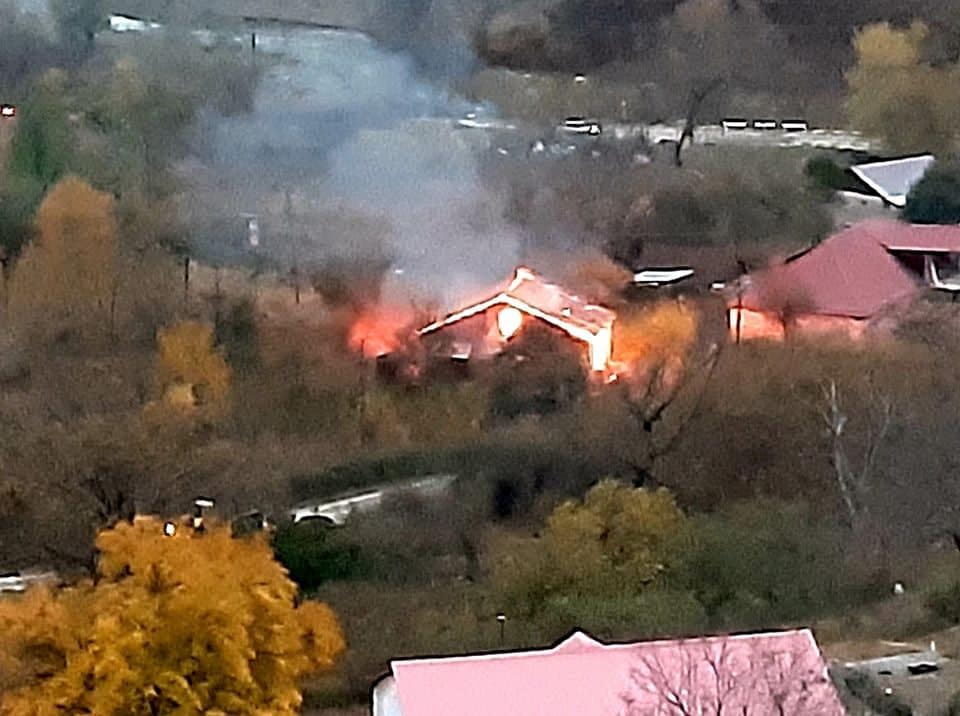 sabi_hasanova's tweet photo. #Armenians  burning houses before leaving #Kalbajar  We will build skyscrapers there😅 https://t.co/LwBXLINNN6