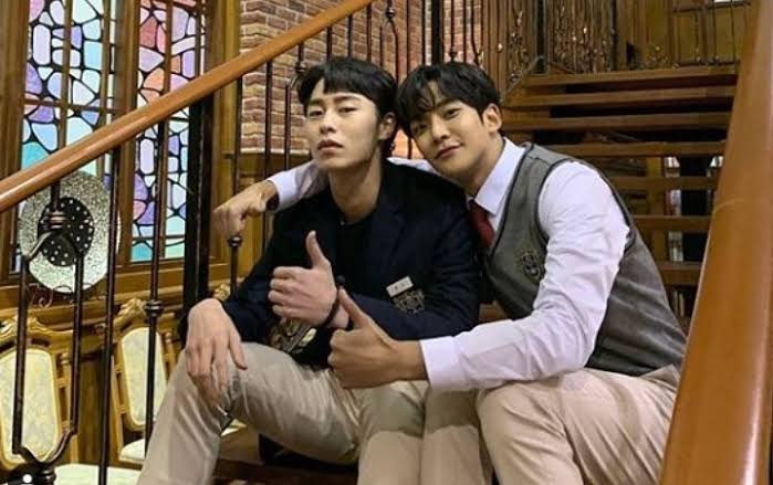 LeeJaeWook_News's tweet photo. บทสัมภาษณ์ #โรอุน (#Rowoon #SF9)​ จาก "Marisol" พูดถึงทีมนักแสดง #ExtraordinaryYou​ (พาร์ทแจอุค)

Q : คุณจะอธิบายตัวละครที่แท้จริงของทีมนักแสดงอย่างไร? 
A : แจอุคเป็นเพื่อนที่ดีและเป็นนักแสดงอายุน้อยที่มีความหลากหลาย / ยืดหยุ่น -​1
#อีแจอุค
#이재욱
#LeeJaeWook https://t.co/zcDxqzs7Gt
