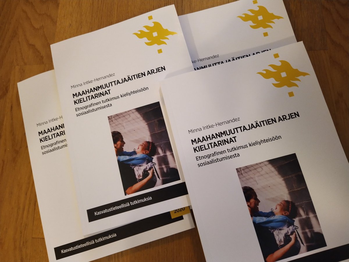 Tänään sain painosta väitöskirjani. Aika uskomattomalta tuntuu 🤩 Väitöstilaisuus on 10.12. Elämä alkaa käydä jännäksi ☺️