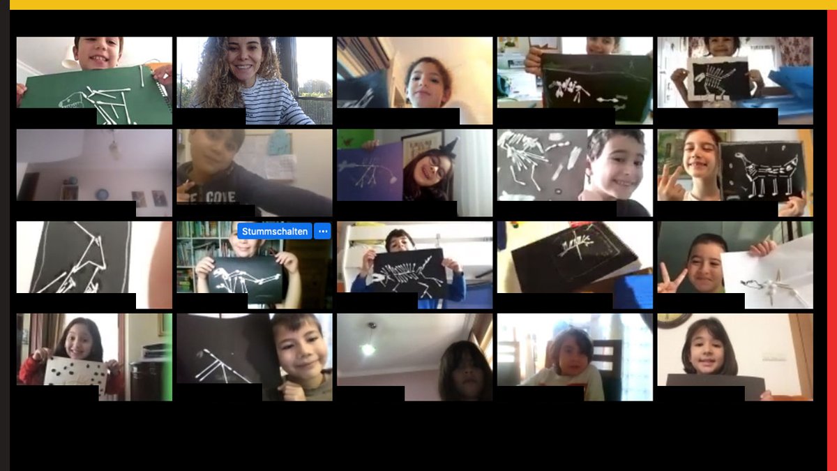 İELEV Özel 125. Yıl İlkokulu 2. sınıf öğrencilerimizle, CLILiG (Content and Language Integrated Learning in German) projesi kapsamında “Dinozorlar”ları yakından tanıdık.
Projemizde öğrencilerimiz; dinozor türlerini, dinozorların yaşam alanları ve özelliklerini öğrendiler.