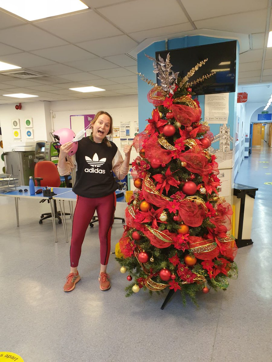 It’s Christmaaaaaaaaaaaaaaas! Big thumbs up to <a href="/RBandH/">Royal Brompton and Harefield</a> for bringing forward the Christmas cheer!! #ChristmasIsComing #nhsmoralebooster