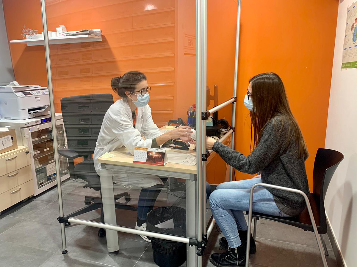 cribanec's tweet photo. Nos adherimos a #DiaAdherencia2020 desde ICO Badalona, adaptándomos a #pandemia #COVID19 y dando lo mejor para nuestros pacientes #oncohematologicos 
 #podemosayudarte 

cc @sefh_ @gedefo_sefh @adhefarsefh @ClaraLezcano4 @marte_ta #nuriasole #mariaalcalde #margagasso #marimoreno https://t.co/s6OljV7KnR