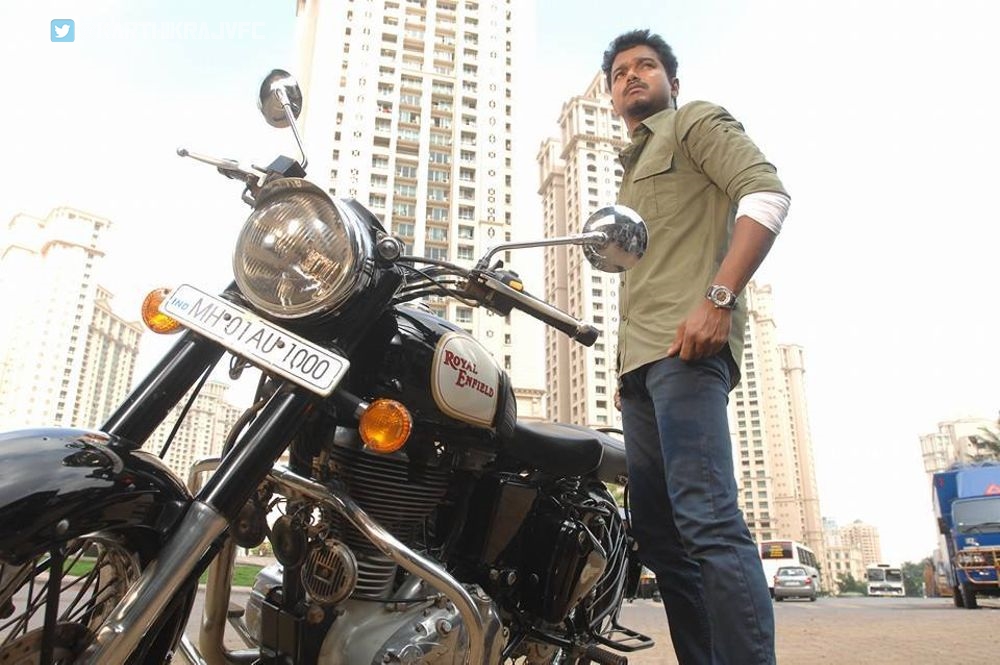 karthikrajvfc's tweet photo. #8YearsOfBlockbusterThuppakki #ThalapathyVijay @MsKajalAggarwal @ARMurugadoss 

#Thuppakki #8YearsofThuppakki #8YearsofMegaBBThuppakki #BlockBuster #Master #MasterTeaser #Thalapathy #Vijay https://t.co/bGHOT36j1Q