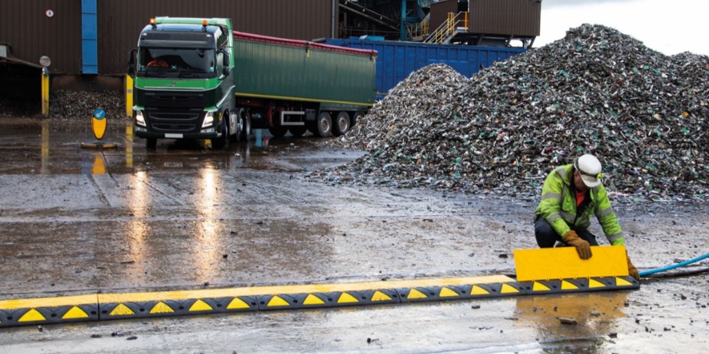 JSPLtd's tweet photo. We are proud to participate in Road Safety Week, starting Monday. 

We are donating 5% of sales of the Ridgeback®  Range to @Brakecharity.

Learn more about Road Safety Week: https://t.co/IeDrXU1kfW

#RoadSafetyWeek2020 #Traffic #RoadSafety #SpeedRamp #ManufacturingForSafety https://t.co/s0DL5uYc7Q