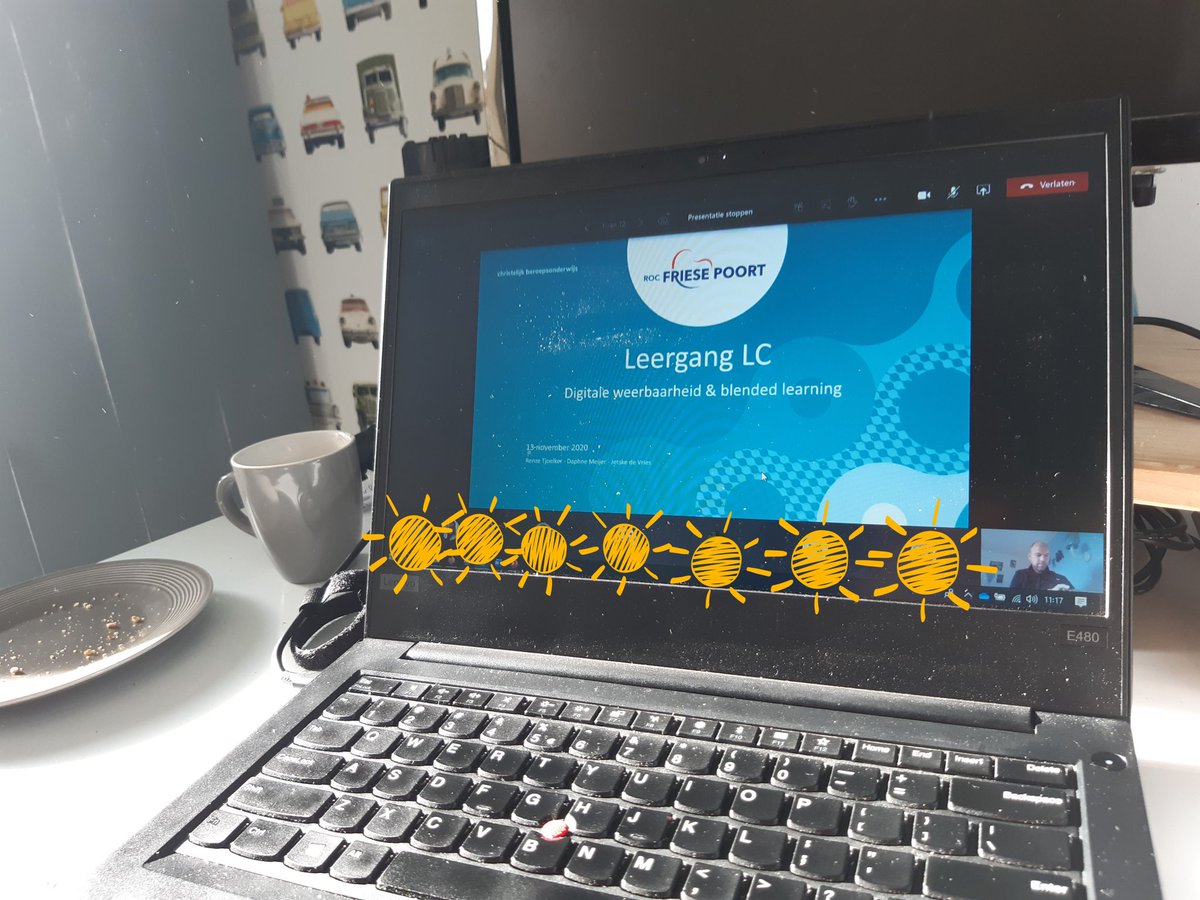 Vandaag geef ik samen met <a href="/DaphneMeijer001/">Daphne Kronemeijer</a> en Jetske de Vries  een training #DigitaleWeerbaarheid en #DigitaleDidactiek aan 30 docenten van @rocfriesepoort. We hebben in teams een mooi programma met kennismakingswerkvormen, theorieblokken en groepsopdrachten. Veel dynamiek 👨‍💻☕