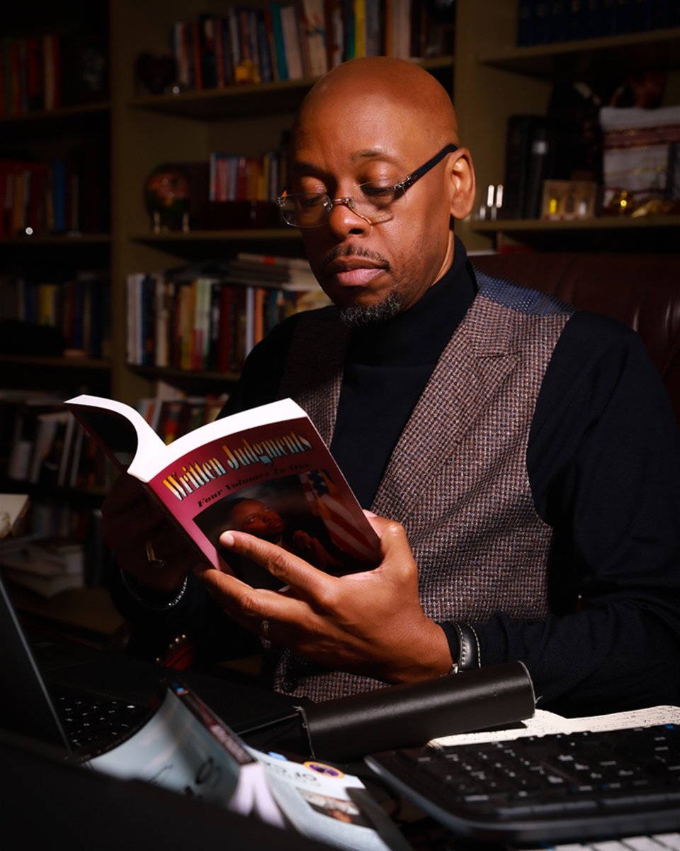 BishopJordan's tweet image. Education opens doors for new opportunities. #BishopJordan #MasterProphet #inspiration #praise