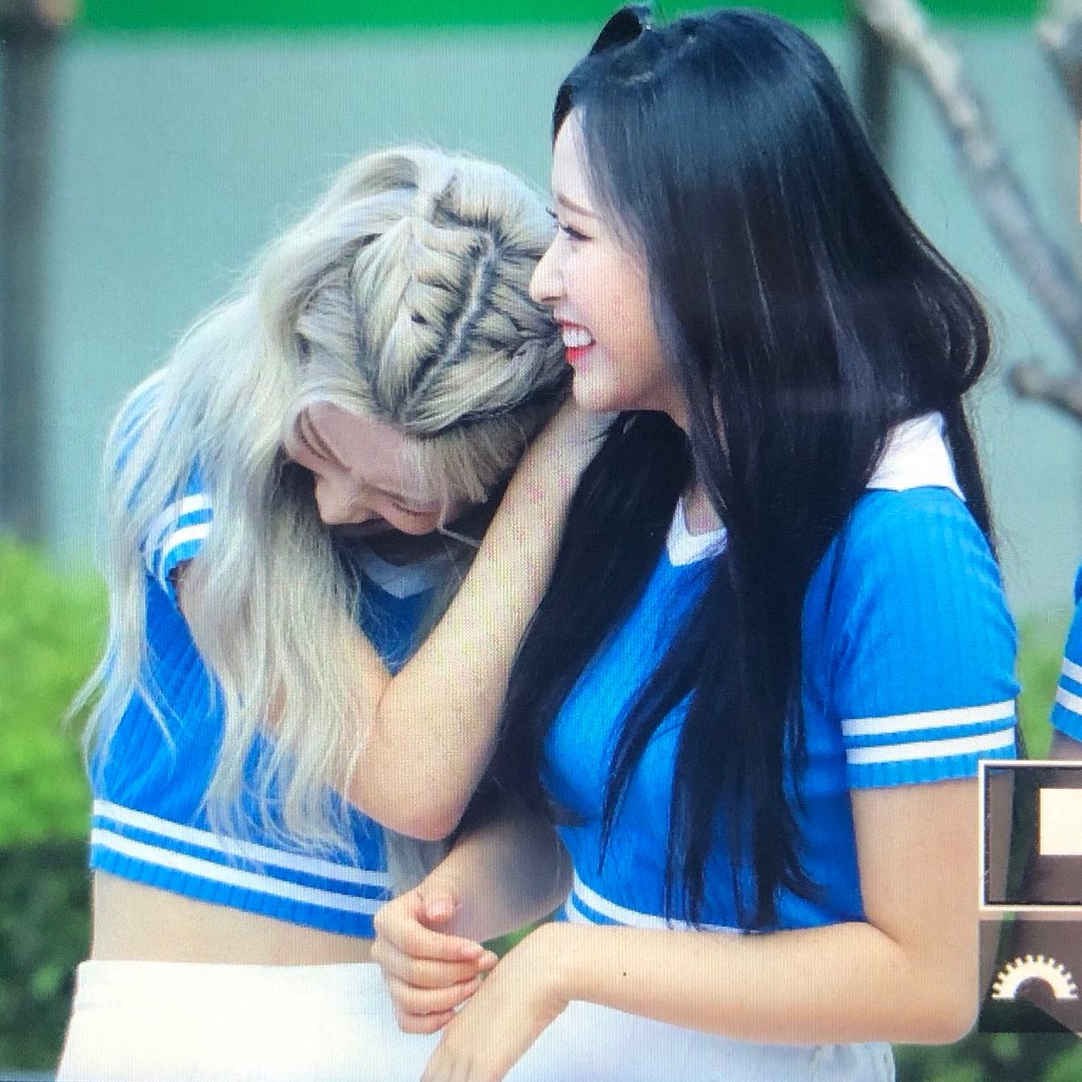 lipjoothinker's tweet image. hello orbits, this is a new account dedicated to Kim Lip and Olivia Hye! #LOONA #KimLip #OliviaHye
#이달의소녀 @loonatheworld