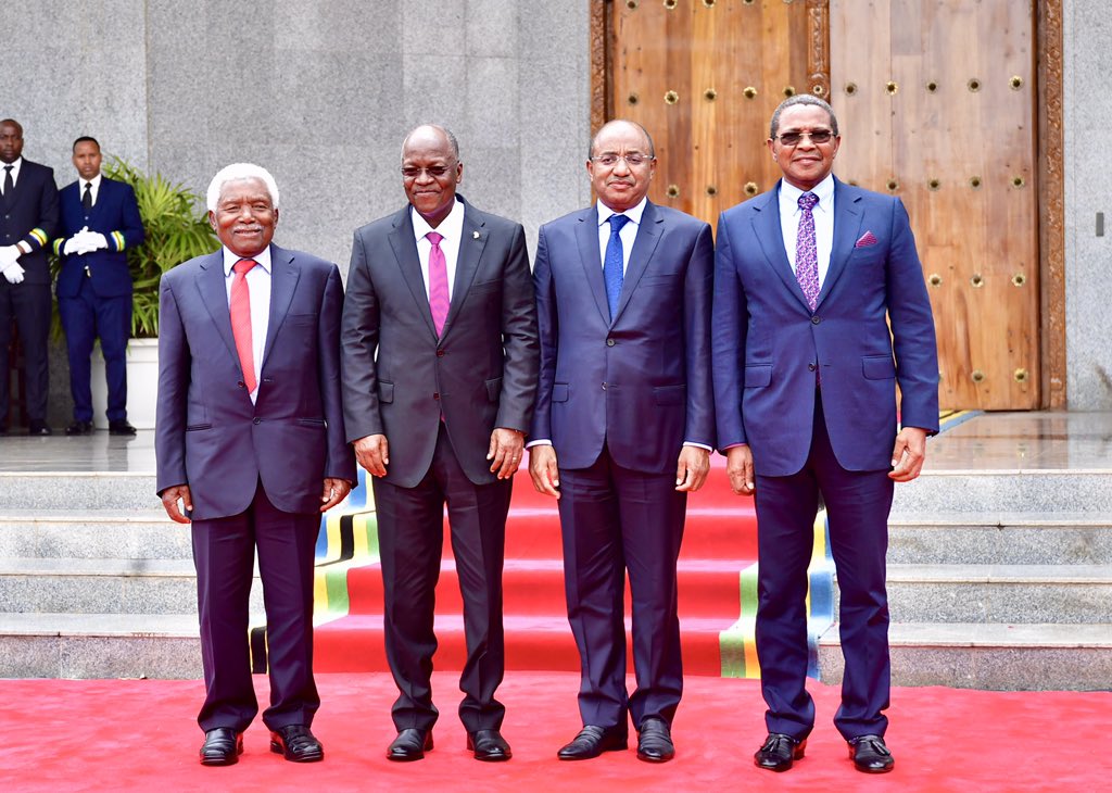 Dodoma_Zone_'s tweet photo. 🇹🇿

Rais  Dkt @MagufuliJP akiwa katika picha ya pamoja na Rais wa Zanzibar Dkt. Hussein Ali Mwinyi, Rais Mstaafu wa Awamu ya Pili Mzee Ali Hassan Mwinyi pamoja na Rais Mstaafu wa Awamu ya Nne Dkt. Jakaya Kikwete baada ya kufungua Bunge la 12 jijini Dodoma leo tarehe 13 Nov, 2020 https://t.co/UZ3R9YvJ0G