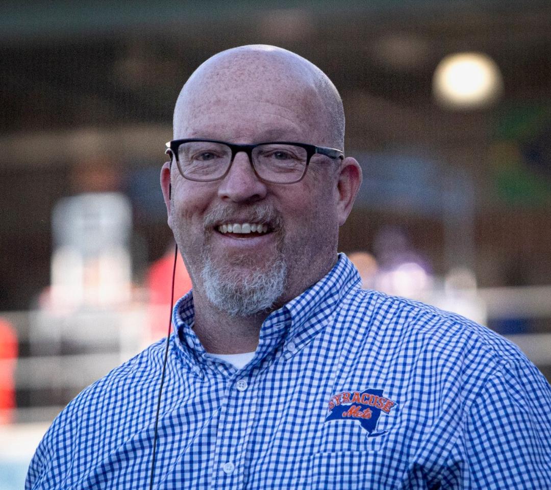 The one and only Jason Smorol from the <a href="/SyracuseMets/">Syracuse Mets</a> 
 is joining us this hour!  Half price Mets gear sale!  
<a href="/93QSyracuse/">93Q</a> 
See details:

syracusemets.milbstore.com/?fbclid=IwAR2b…