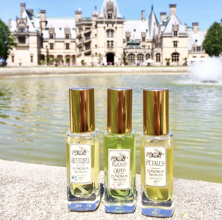 AveParfum's tweet photo. Euphorium Brooklyn sitting pretty @BiltmoreEstate #perfumelovers #perfumista #fumehead #fragrantica #basenotes #crueltyfreeperfume  #fragcomm #aveparfum #conscientiousluxury #artisanperfume #perfumecollector #euphoriumbrooklyn #americanperfume #perfumesamples #perfumeshop https://t.co/OMRVQwMmLa