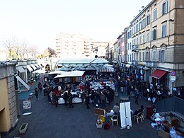 PM_Parma's tweet photo. #emergenzasanitaria #Covid_19 per le giornate di domani 14 e domenica 15 annullati i mercati, sia in P.zza Ghiaia che quelli rionali, compreso generi alimentari. https://t.co/9NDu2KZvdu