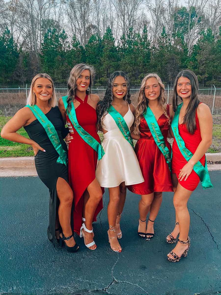 OZONE_2020's tweet photo. Come out tonight to support your 7-1 MUSTANGS and your 2020 homecoming court! Remember if you are student who was able to purchase a ticket to game, to social distance:) the theme of the game tonight is Green and Gold. Let’s bring a HUGE win home!🤠 https://t.co/mzpIvEfcnx
