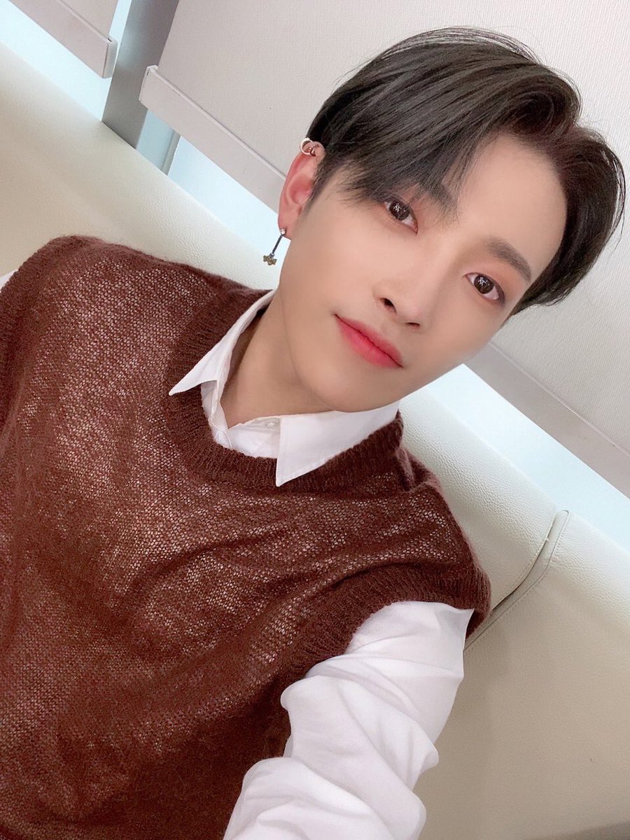 ATEEZofficial's tweet photo. [#홍중] 오늘도 Good Night🌙
#ATEEZ #에이티즈 https://t.co/IioyZ0lxvS