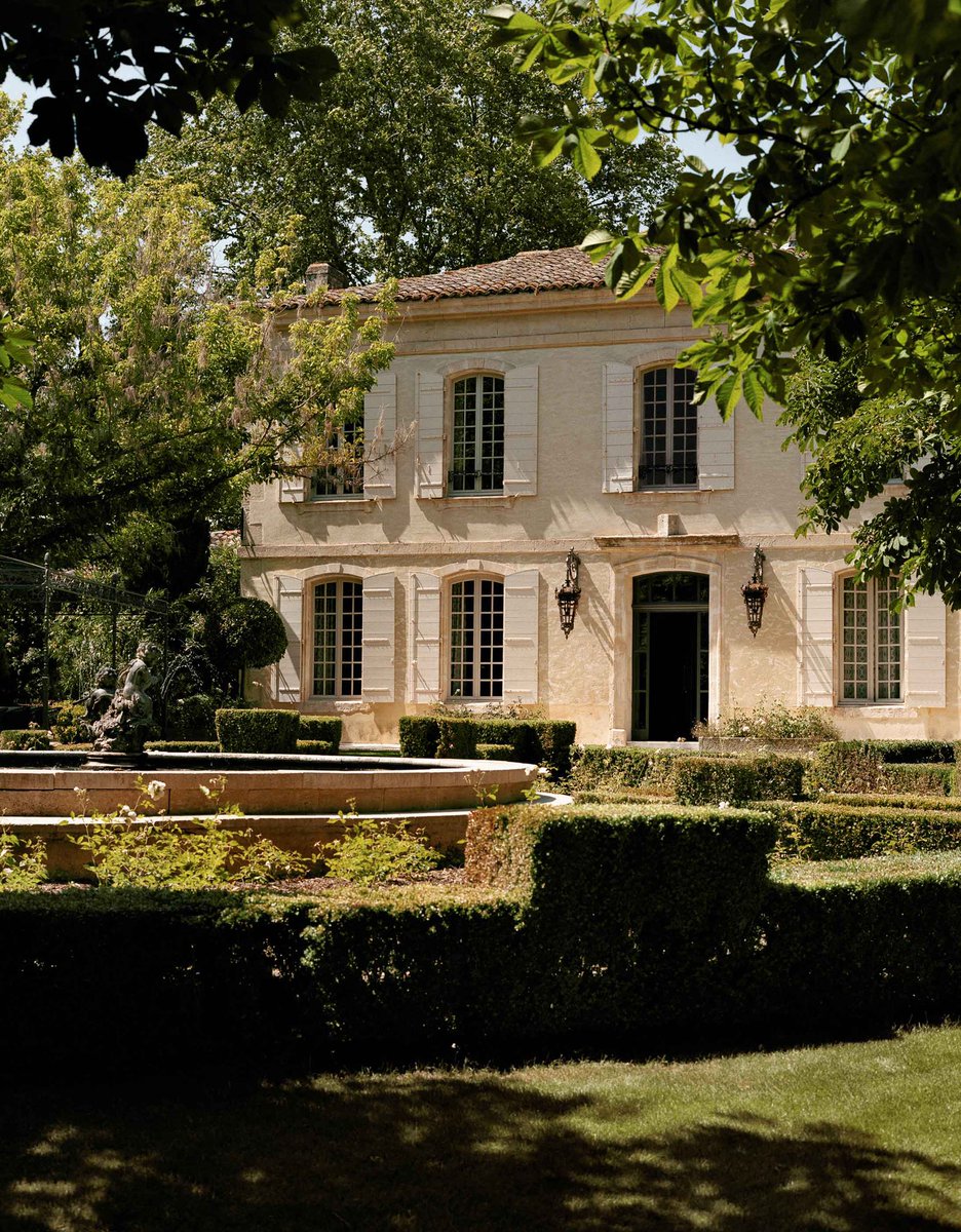NATALIALABEL's tweet photo. 18th century French countryside château of my dreams. https://t.co/w5eiuFn9wg